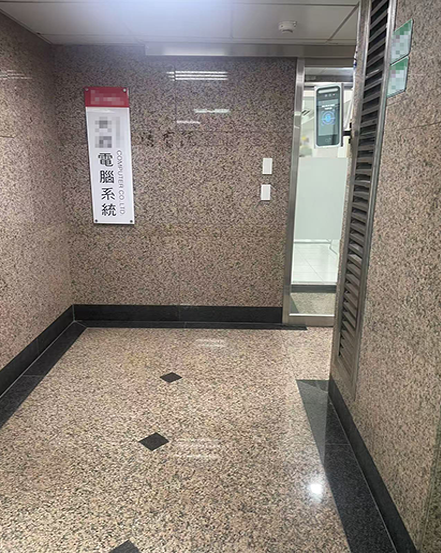 OO電腦系統 七吋熒幕人臉辨識,並且有刷卡功能